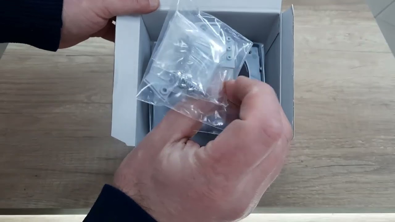 CATA UC-10 STD Silver - накладной осевой вентилятор, серия &laquo;Comfort&raquo;. Высокое качество сборки.