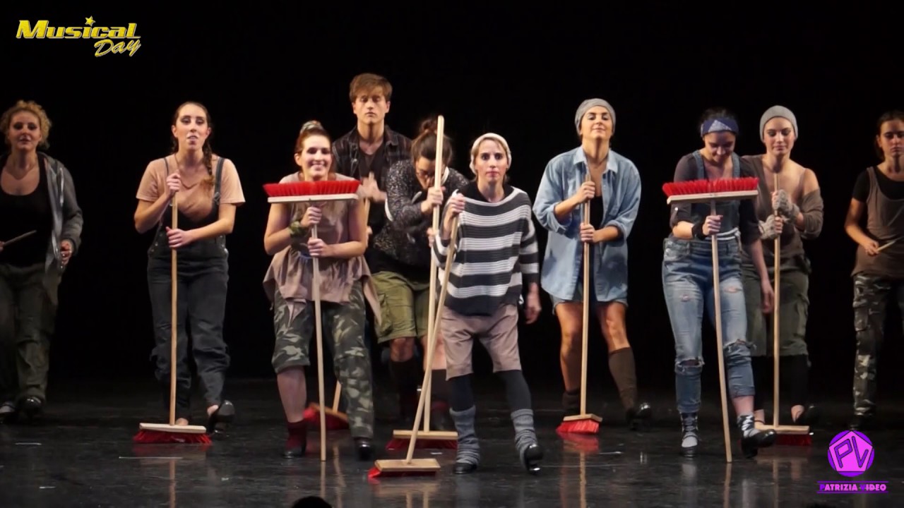 MUSICAL DAY 2016 - SARAH MENCONI DANCE STUDIOS – Carrara MS   Stomp