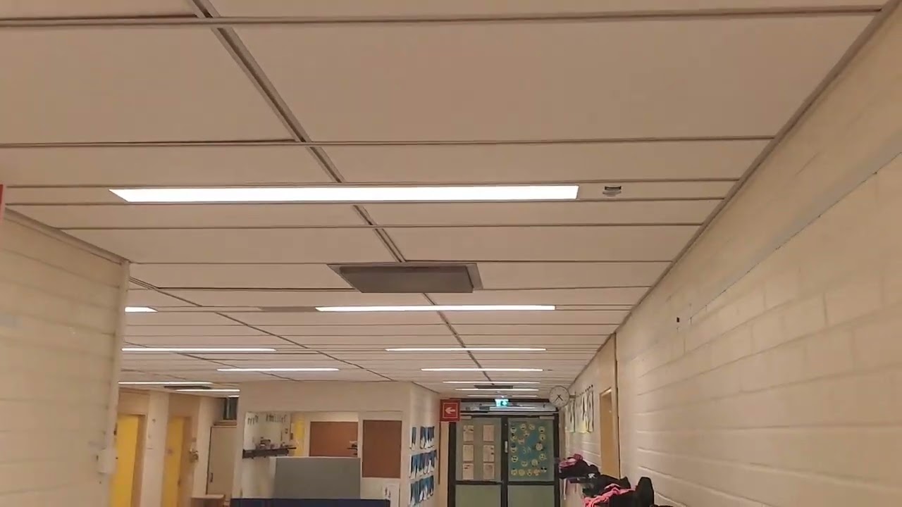 5 minutes of preheat fluorescent light startups