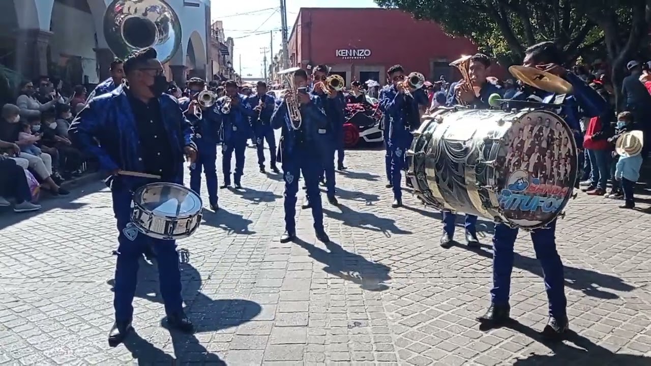 El Espartero! Paso doble! Desfile de Manolas 2022 Banda Pitufos presente en Salvatierra Gto.