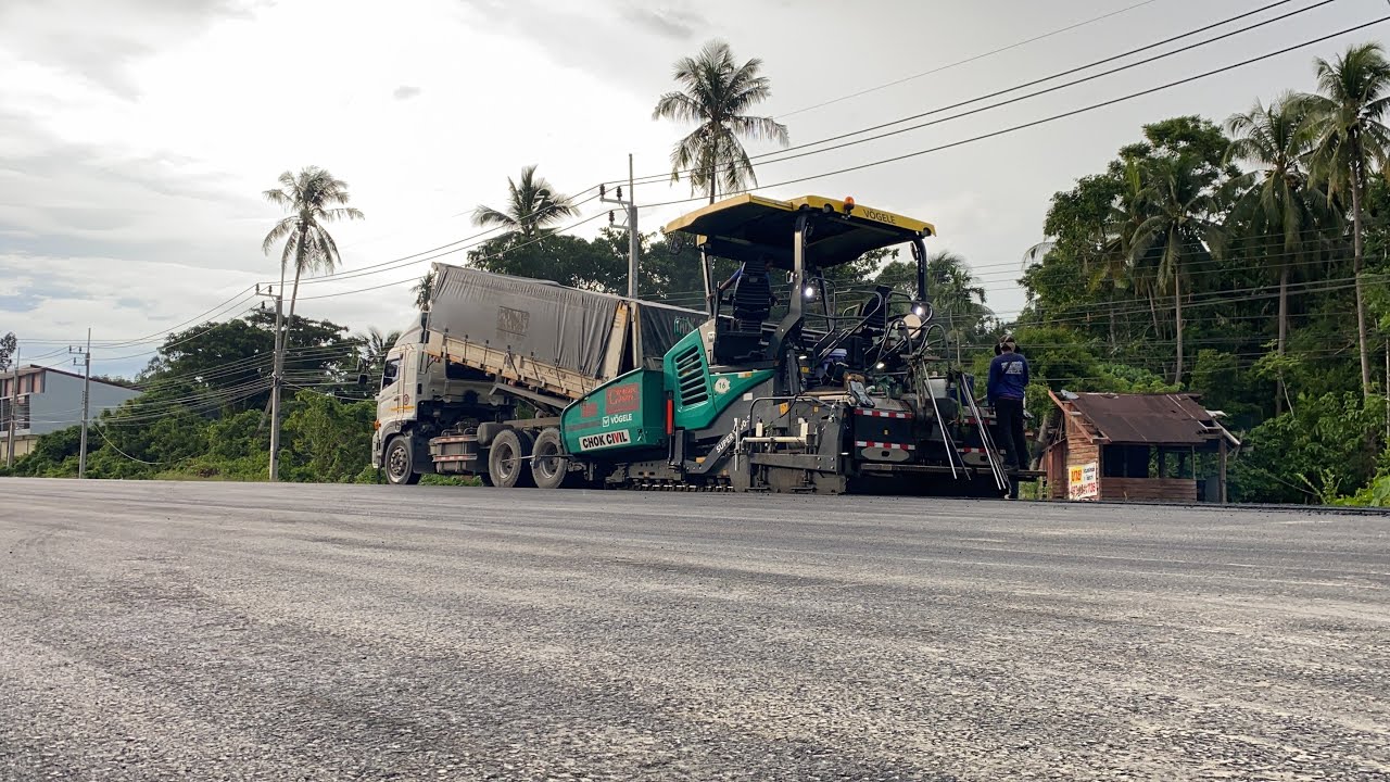 รถปูผิวทาง สัญชาติเยอรมัน VOGELE SUPER 1800-3 ปูยางชั้น2