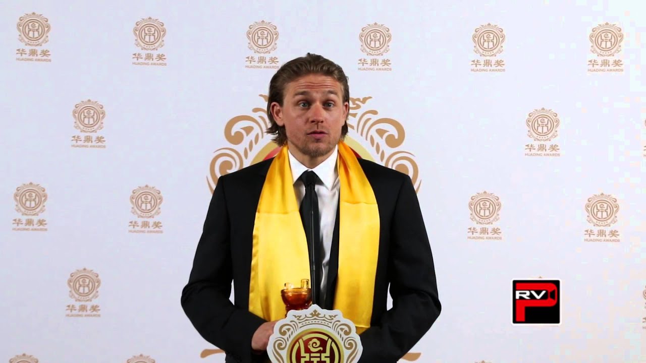 Charlie Hunnam Talks Female Fans, His Girlfriend, Sons of Anarchy Final Season & More!