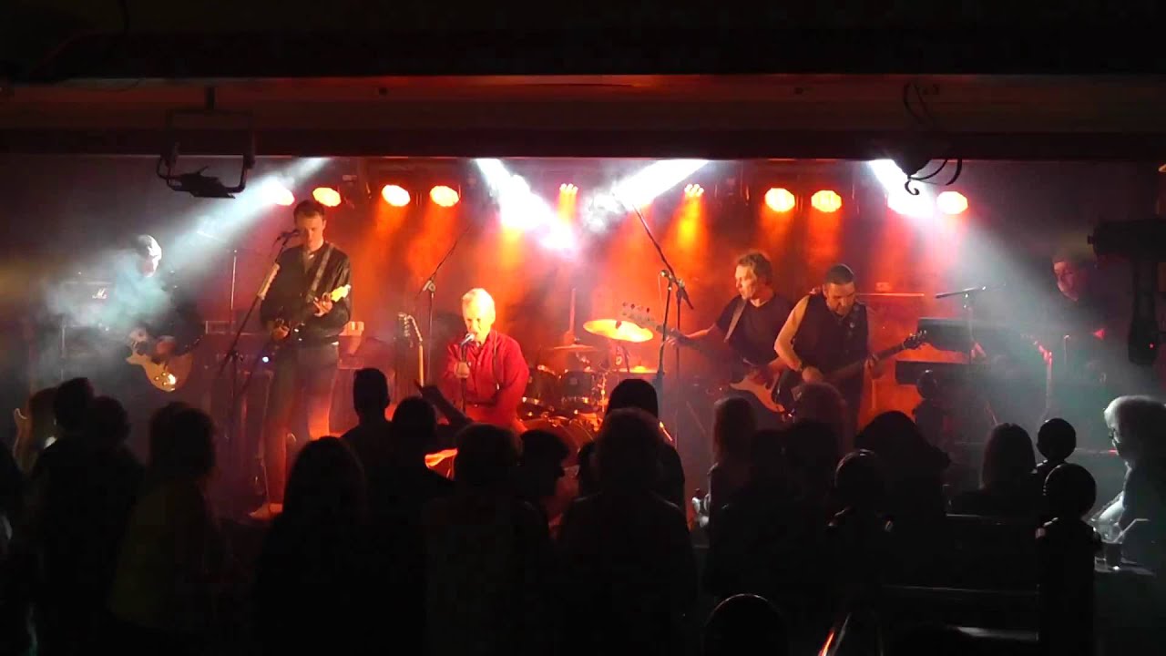 Ultimate Bowie - Ashes To Ashes (completely LIVE)