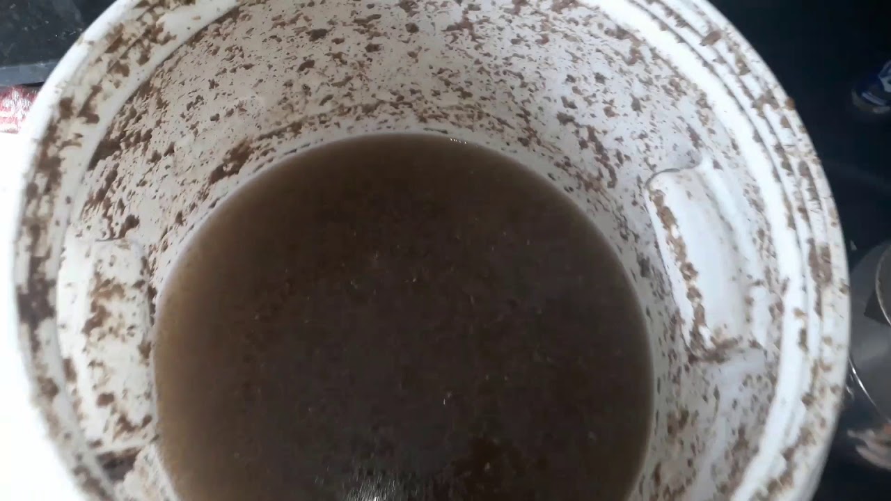 Cachaça artesanal de bagaço, feita do Malte de cerveja ( moonshine)