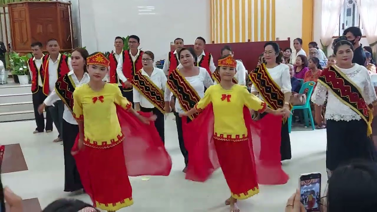 Lomba maena rohani kreasi dalam rangka Perayaan Paskah tahun 2023 BNKP Jemaat Moawö