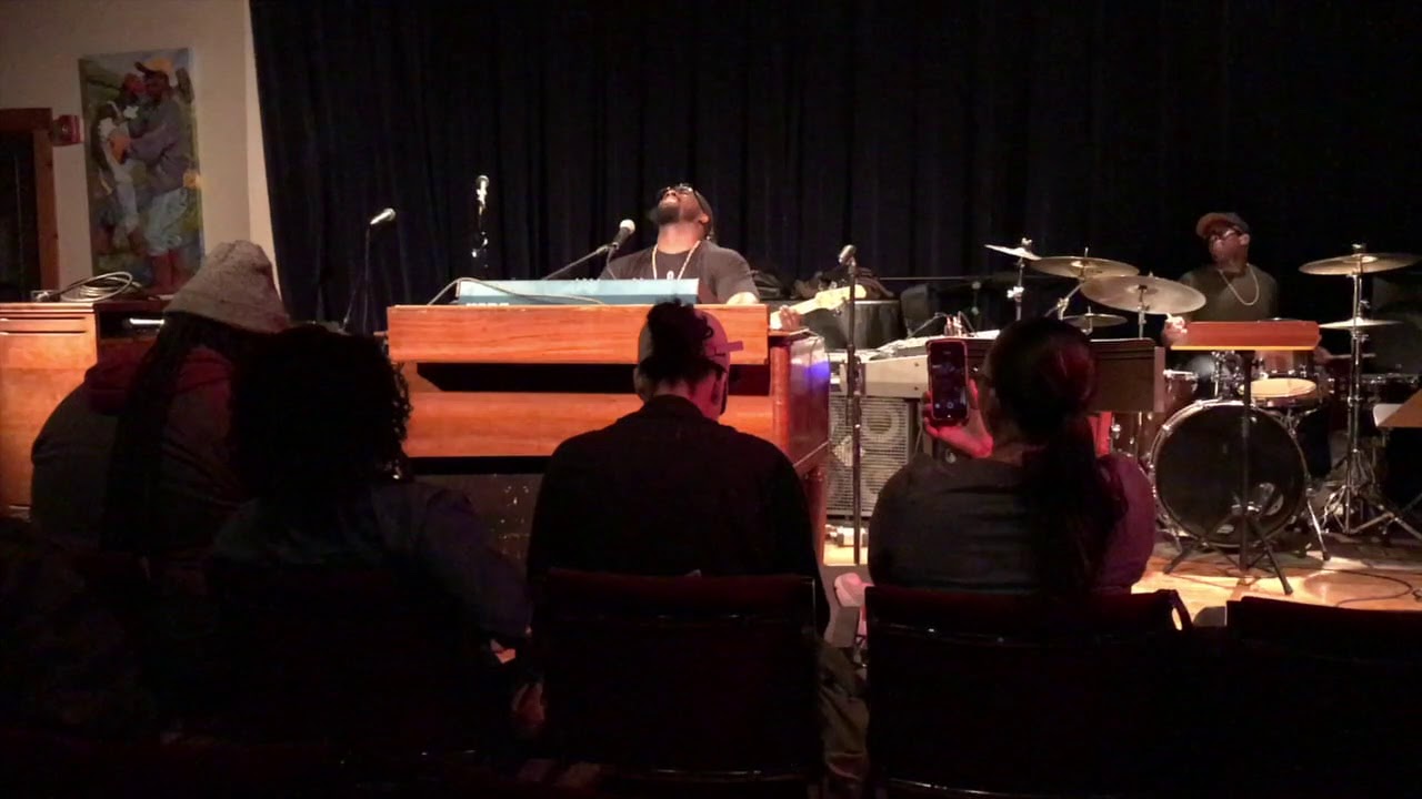 Kevin Powell Lord I Lift Your Name (you gotta hear the ending)