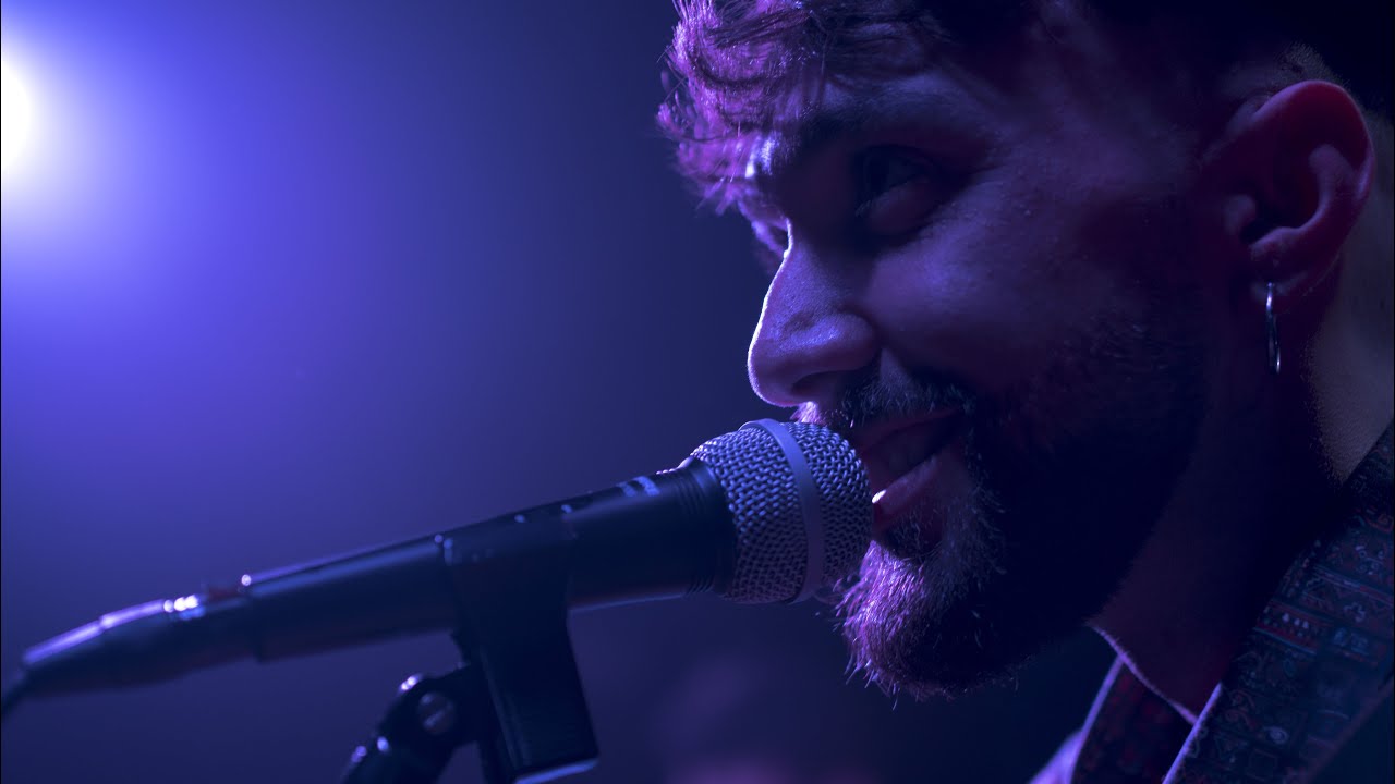 TRACK04 - 7 MILIARDI