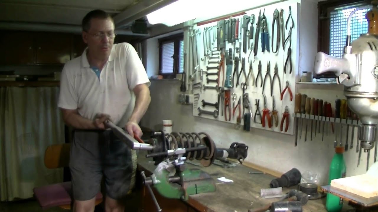 Replacing shock absorbers on a VW Golf
