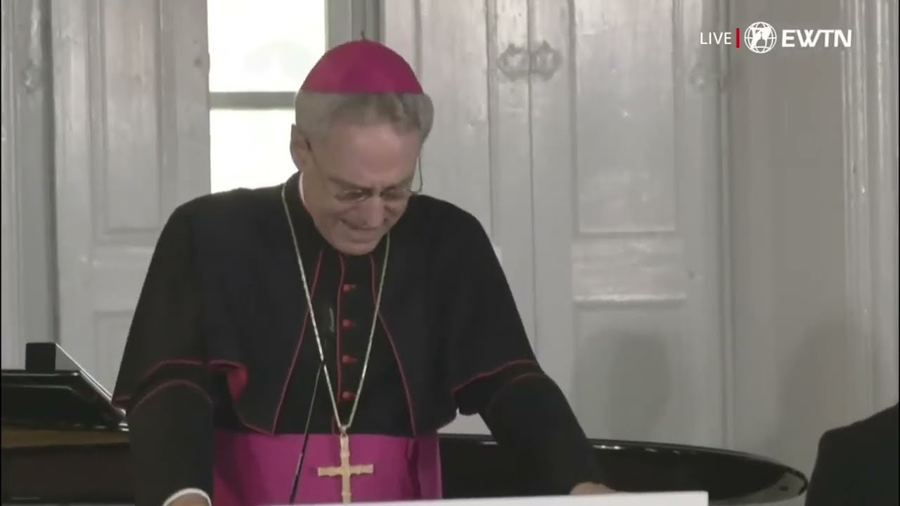 Las conmovedoras lágrimas de Mons. Gänswein sobre el 
