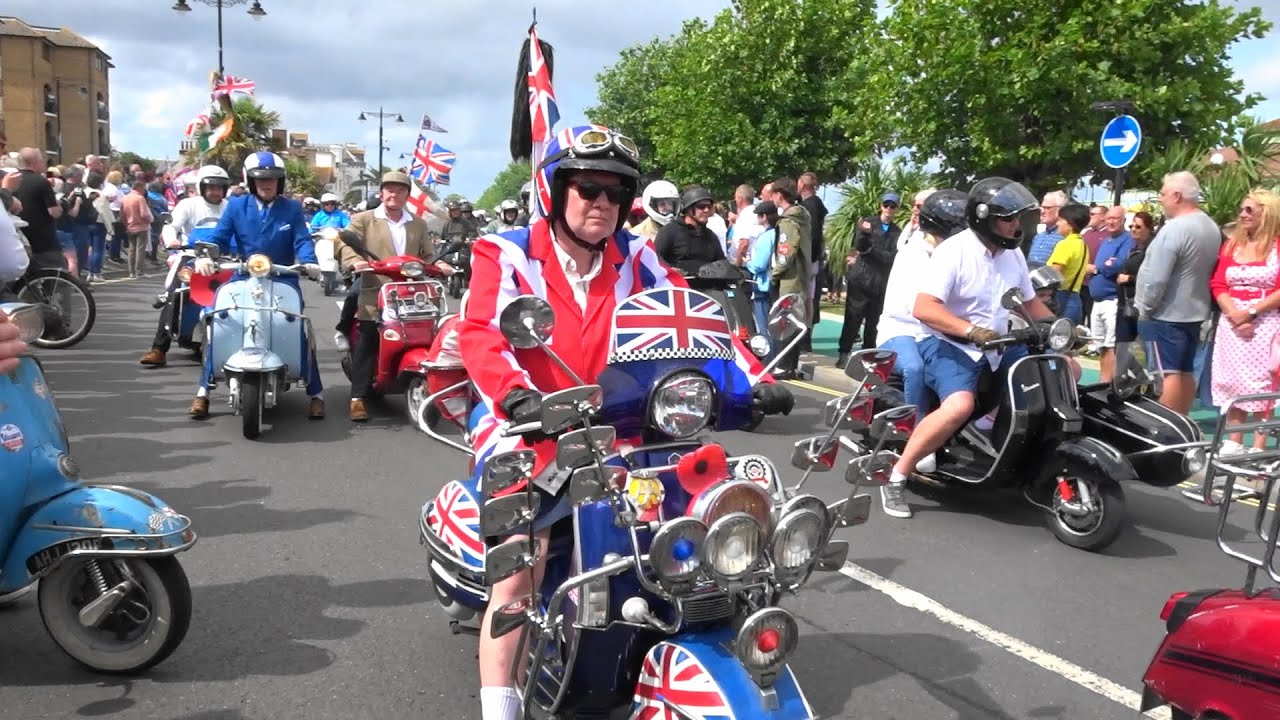 ISLE OF WIGHT SCOOTER RALLY ride-out 2024  by rob yalden