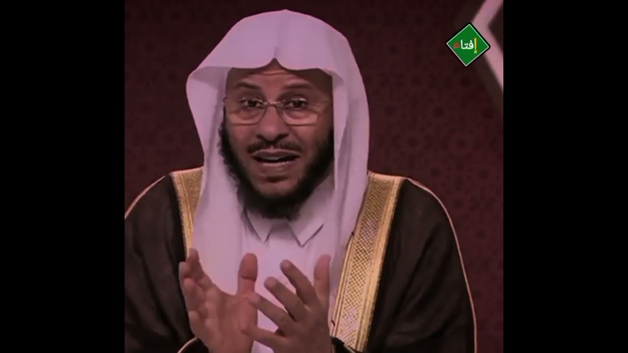ما حكم قراءة القرآن للفتيات على مواقع التواصل الإجتماعي وحكم الحجابات الملونة؟الشيخ عزيز العنزي 