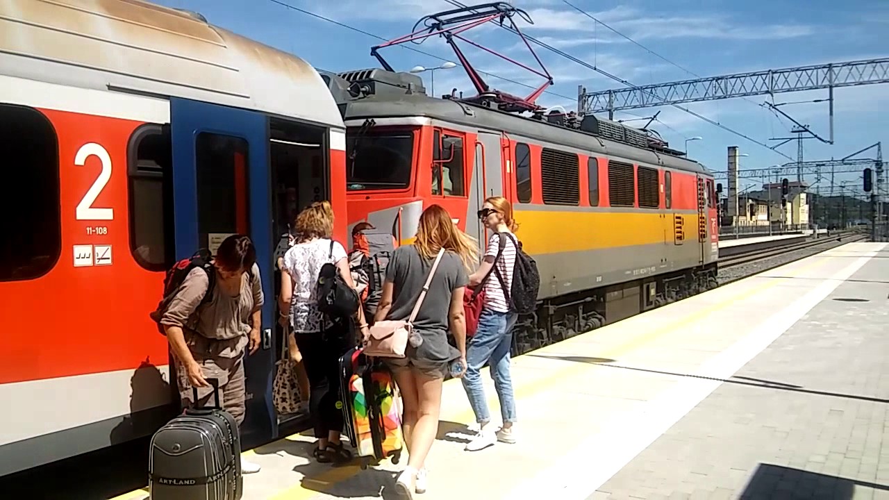 Z życia stacji Jelenia Góra (8) Stacja po południu i wieczorem