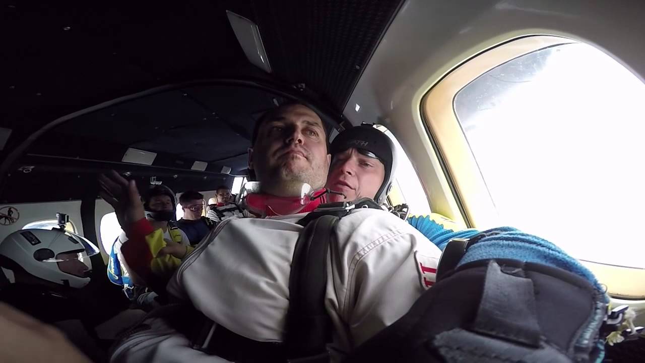 M&iacute;ra skydiver