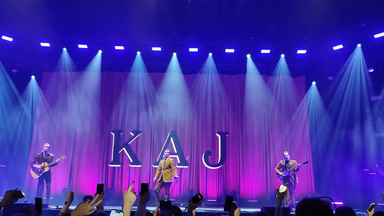 KAJ: Älska en gubb, Helsingin jäähalli 25.10.2025 