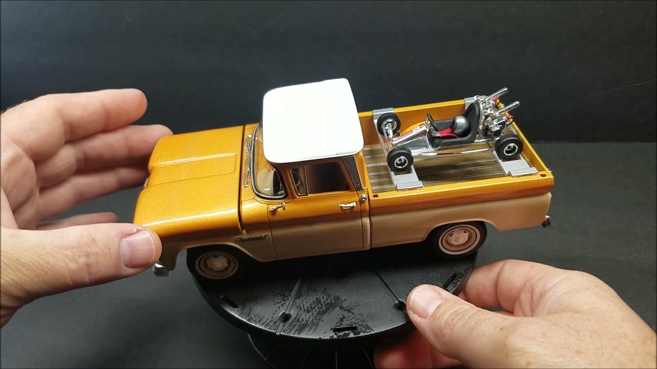 AMT 1/25 1960 CHEVY PICKUP TRUCK WITH GO KART FINAL
