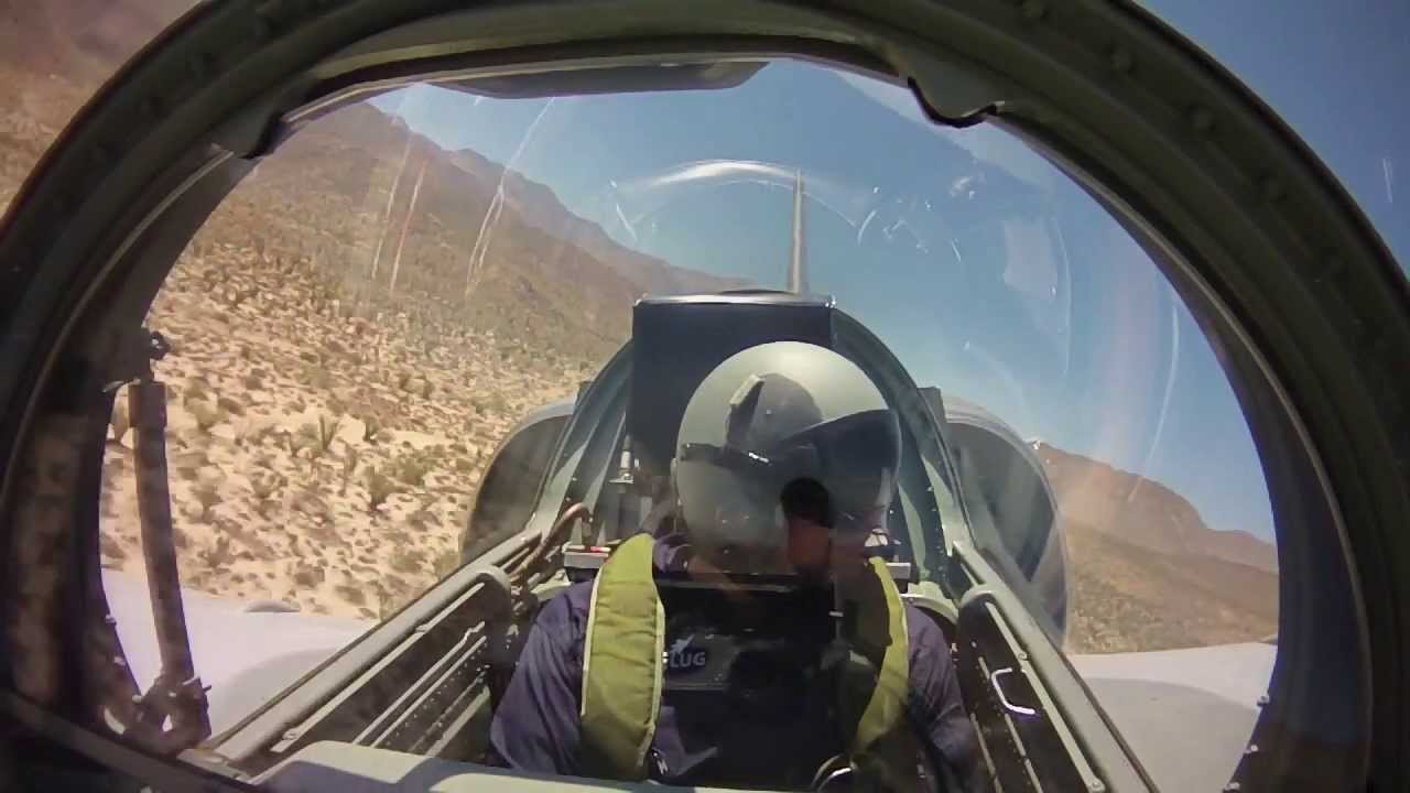 Lukas is going to Top Gun with Aero L-39 Albatros, Aerobatics, Low-Level, Top Speed, California