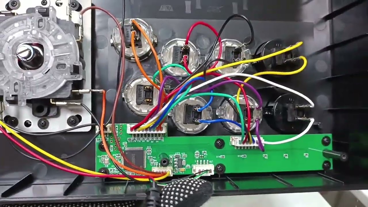 Buying used arcade sticks, opening them, changing buttons, etc.サイバーガジェット製アーケードスティックの開封、カスタム。