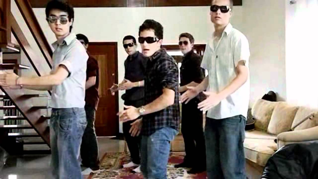 Bruno Mars - The Lazy Song COVER - ETELG 3°H 2011 [HD]