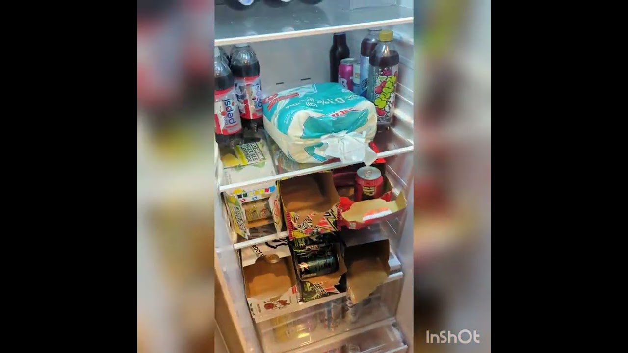 American Tries Canadian Bagged Milk For The First Time!