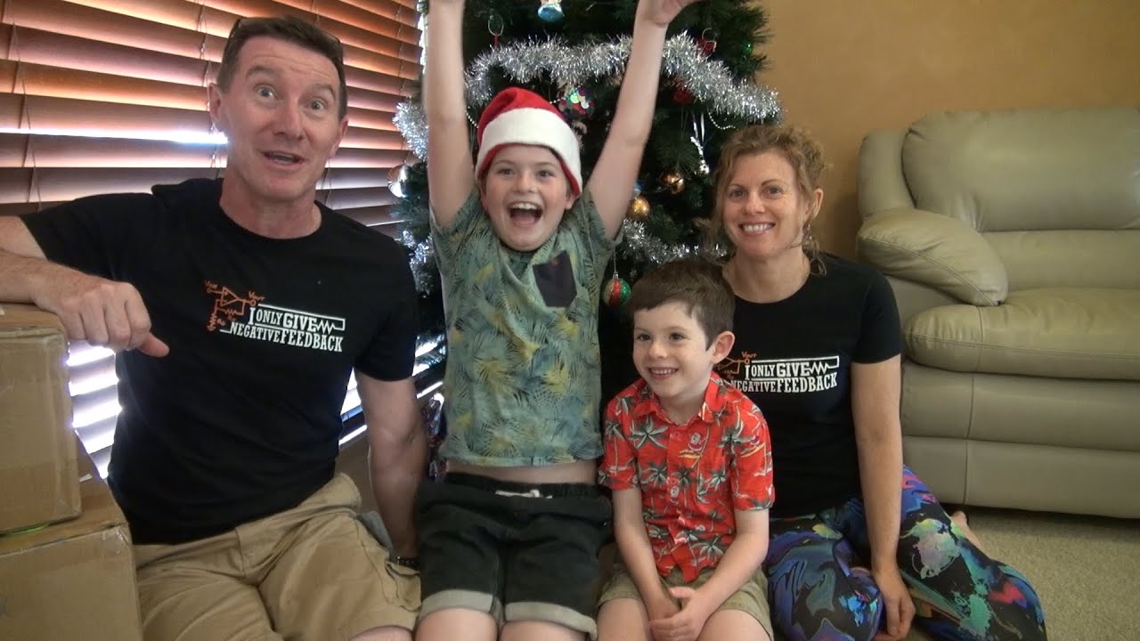 EEVblog 1444 - XMAS Mailbag!