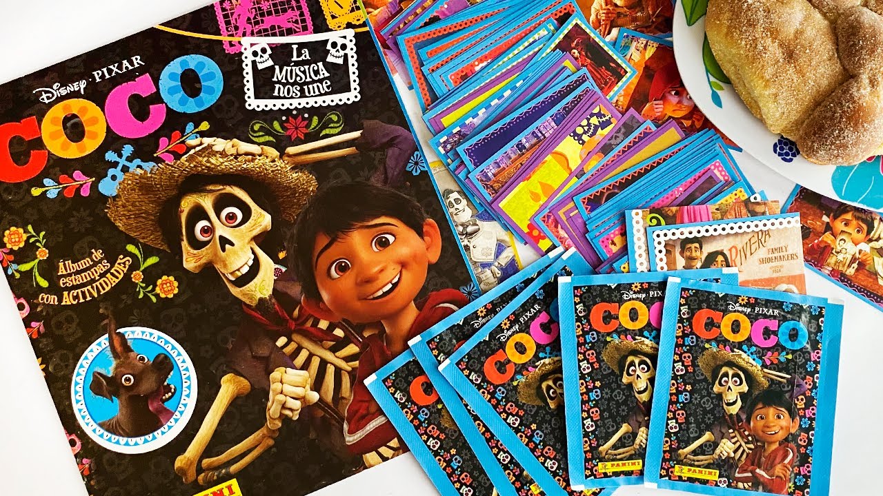 Día de Muertos pegando Estampas 💀 Coco Disney Panini