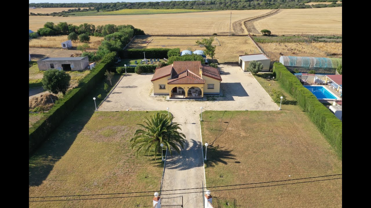 Chalet Urbanizacion Hozanejos Chiclana · Nicolas Gonzalez · KW Hércules