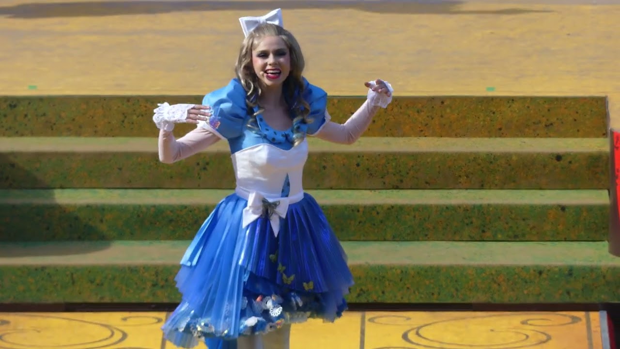 Alice and the Queen of Hearts Back to Wonderland (full show) (4K)
