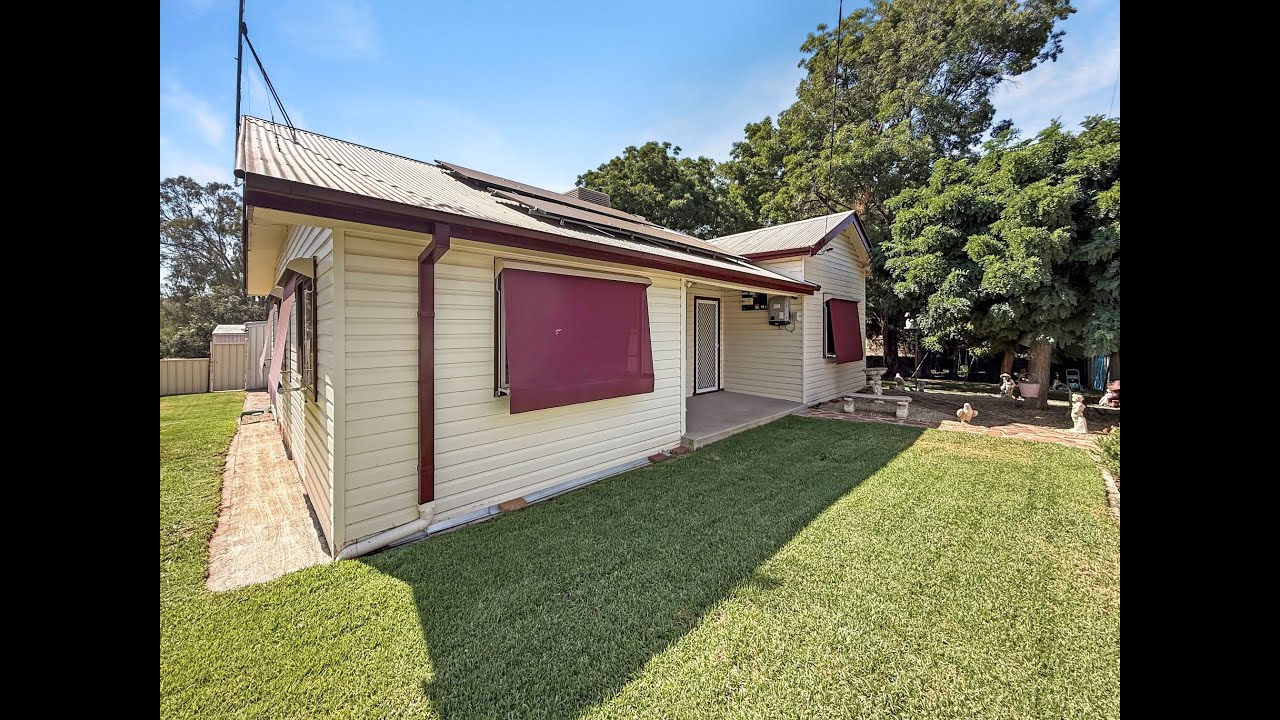 21 33 TOWNSEND STREET NARRANDERA