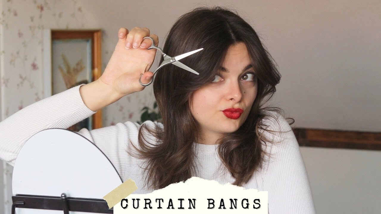 Cutting Curtain Bangs & My Hair Routine 💇🏻‍♀️