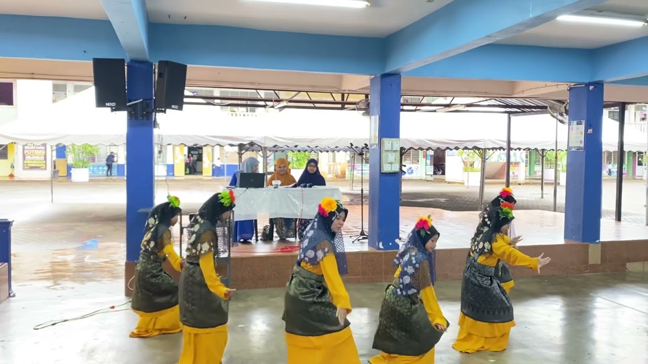PERSEMBAHAN TARIAN SEMPENA MAJLIS PERSARAAN PUAN ROZLITA & PUAN SARINA
