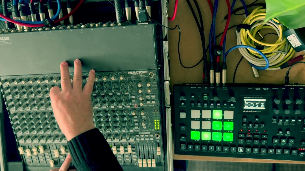 Perseus Traxx :: Live Jam 02 / March 2024 / Elektron Rytm II / Lexicon MX400 / Alesis Quadraverb GT
