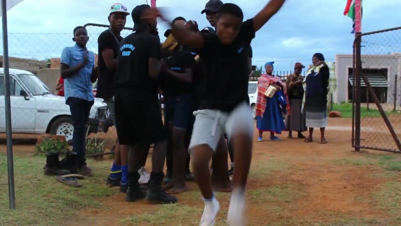 INGADLA - AMASOKANA (NDEBELE DANCE)