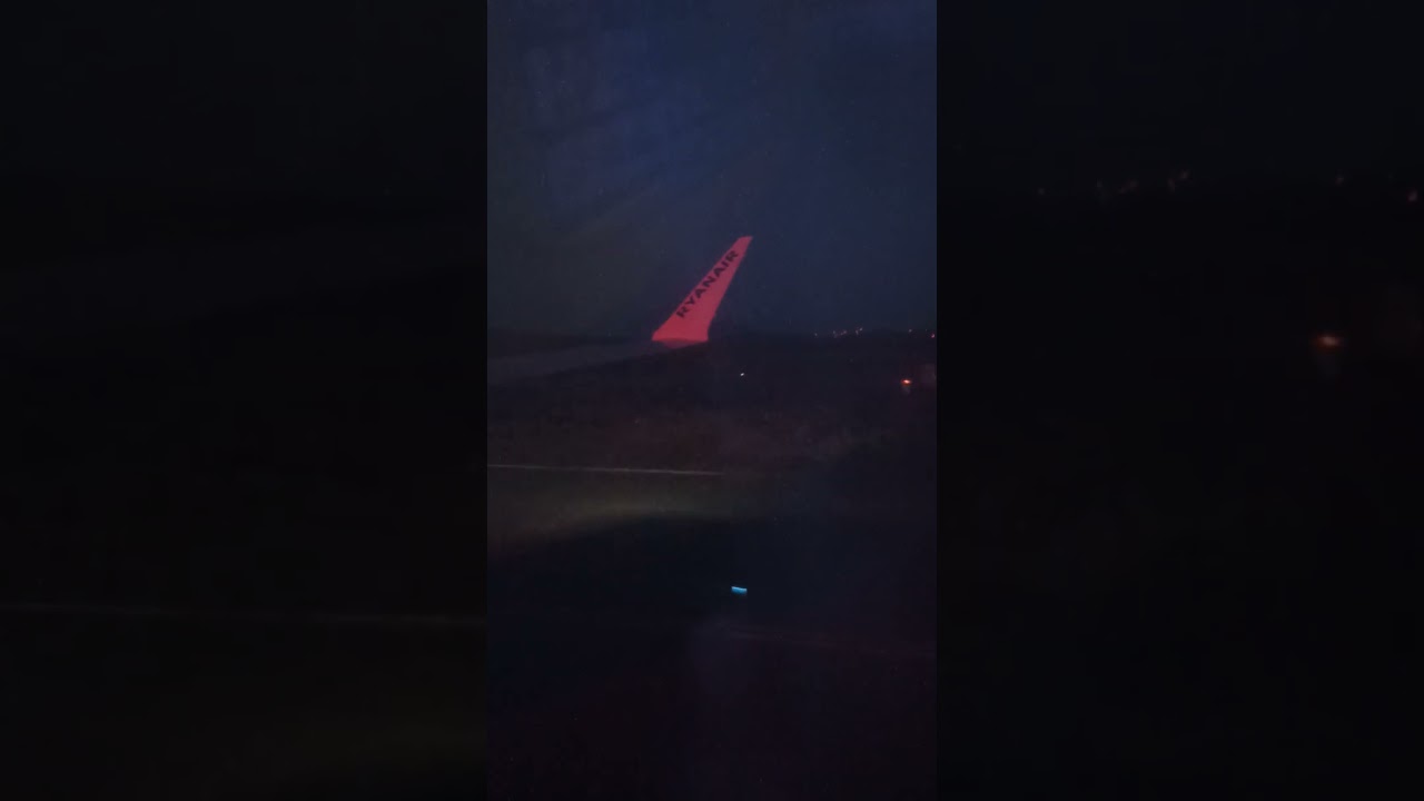 Ryanair EI-IGM 737 Max Take Off For Cork