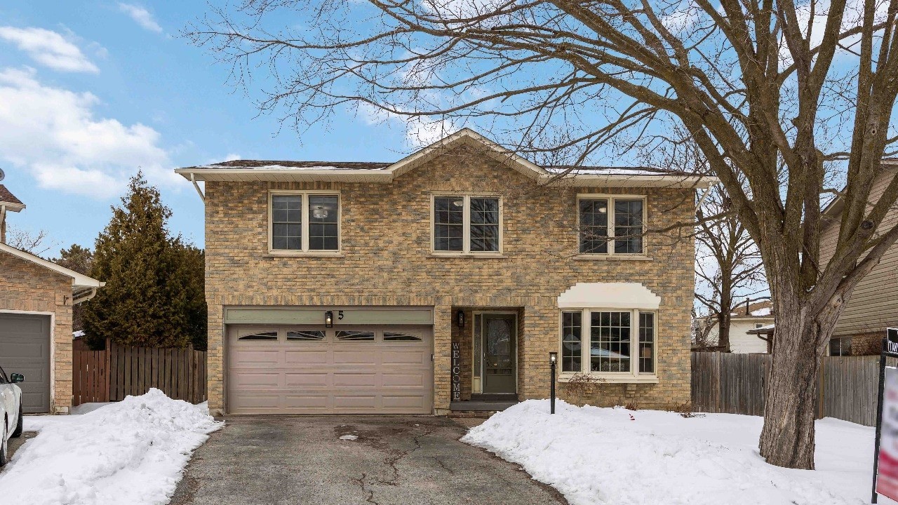 5 Jansen Ct, Whitby, ON