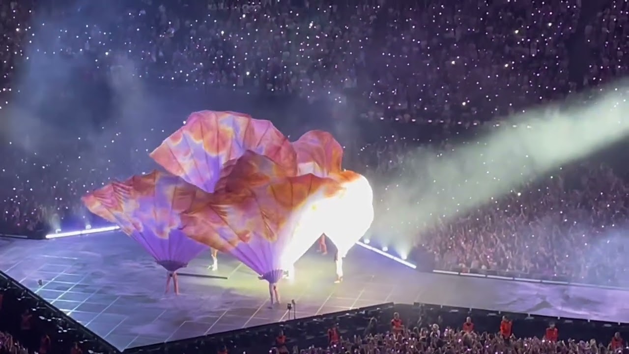 Miss Americana and the heartbreak prince + Cruel summer | The eras tour Stockholm night 1 #lover