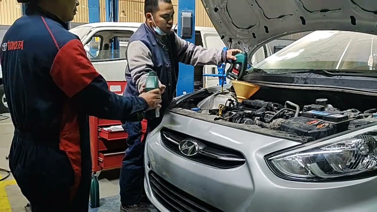 Hyundai accent-sedan-FWD how to change oilpan