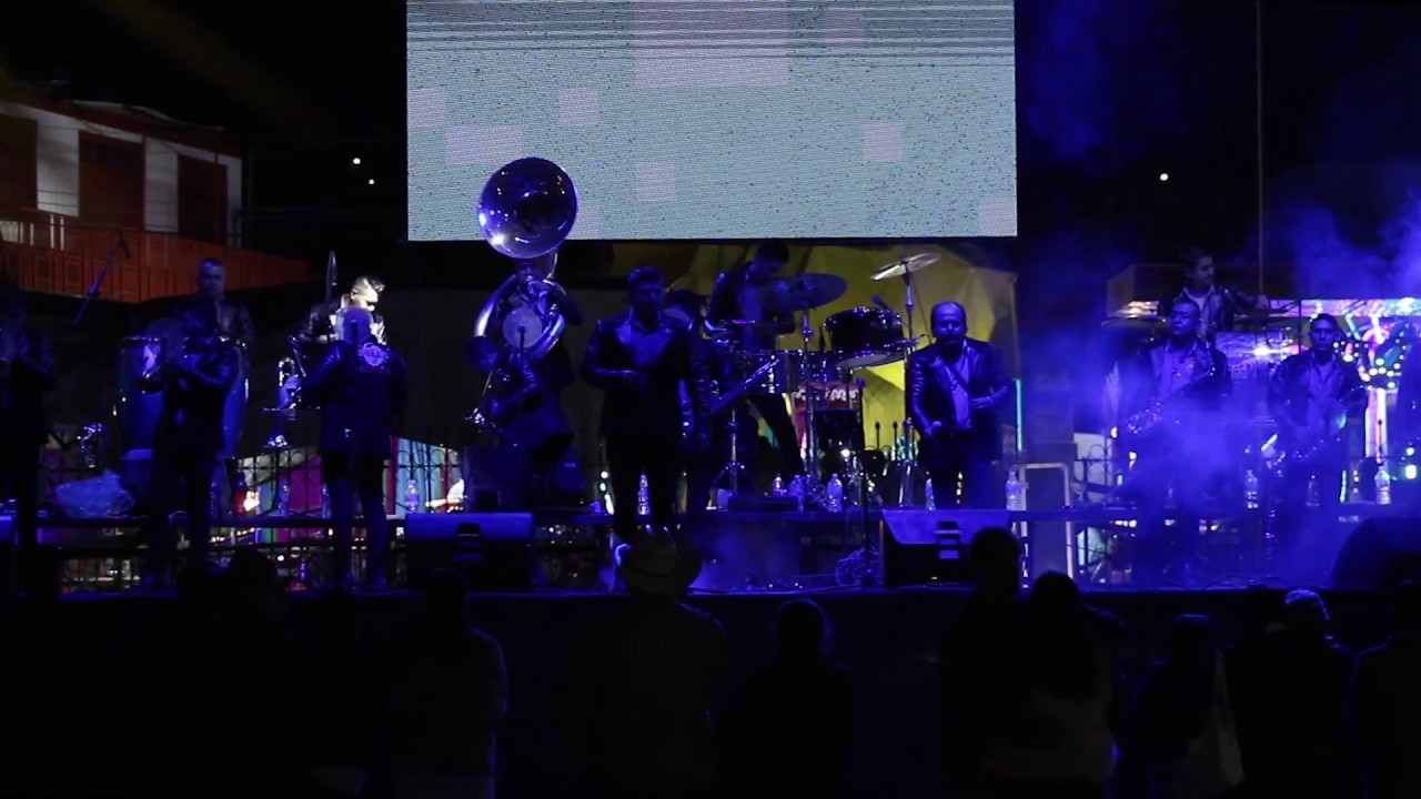 Perfume de Gardenias -  Banda Universo (en vivo) - Tema