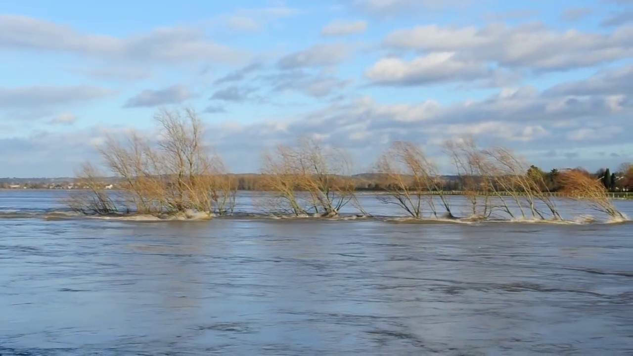 Hoogwater Borgharen/Itteren   Maas 2011 Maastricht