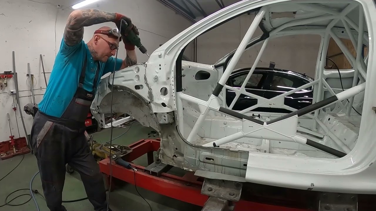 Naprawa po dachowaniu Peugeot 206 rc , rajdówka.