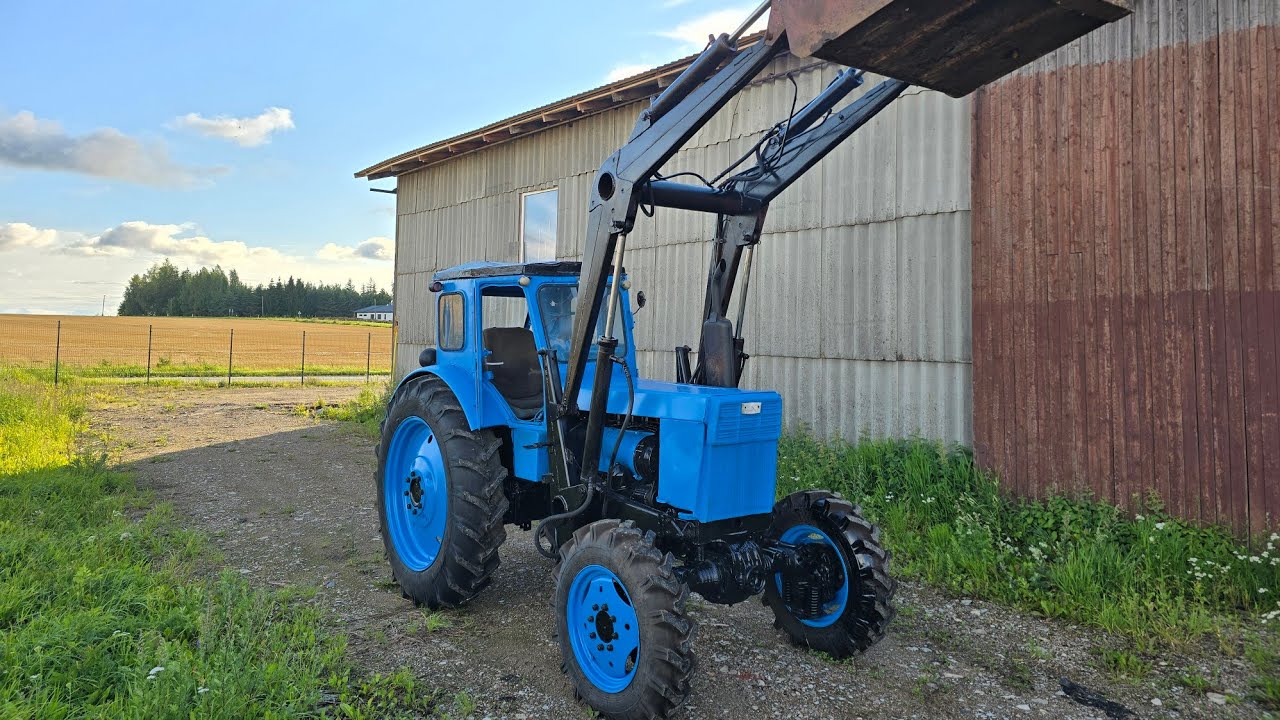 Tractor T-40AM with KUN-08 front loader 