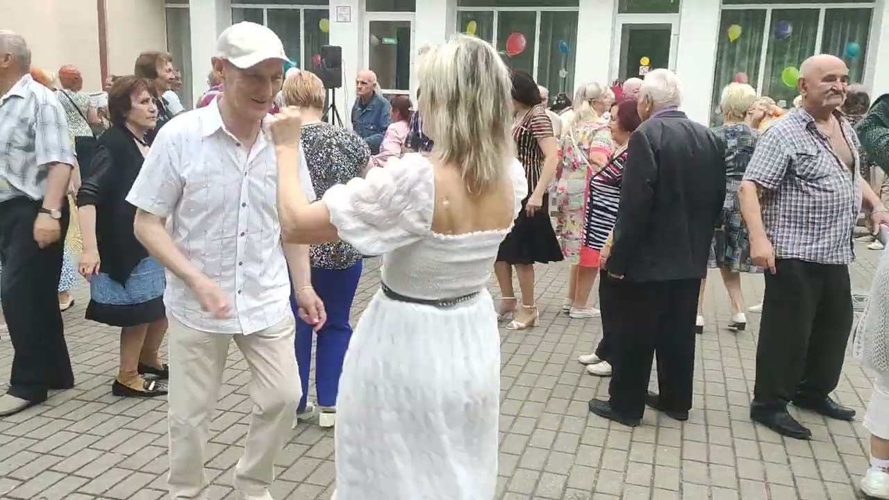 Танцуем все............02.06.24 Гомель парк Луначарского 🥰