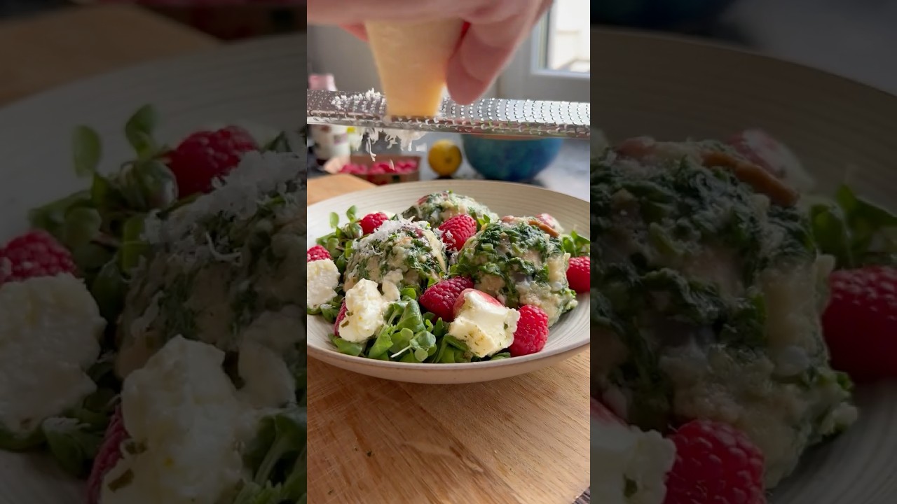 Spinatkn&ouml;del mit Himbeeren und brauner Butter