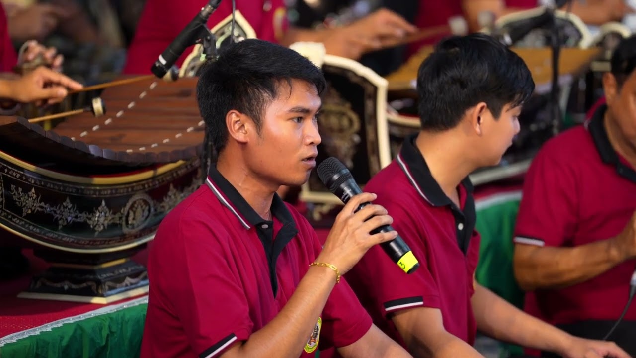 10. ดนตรีไทย โชว์หลังจากการแสดง