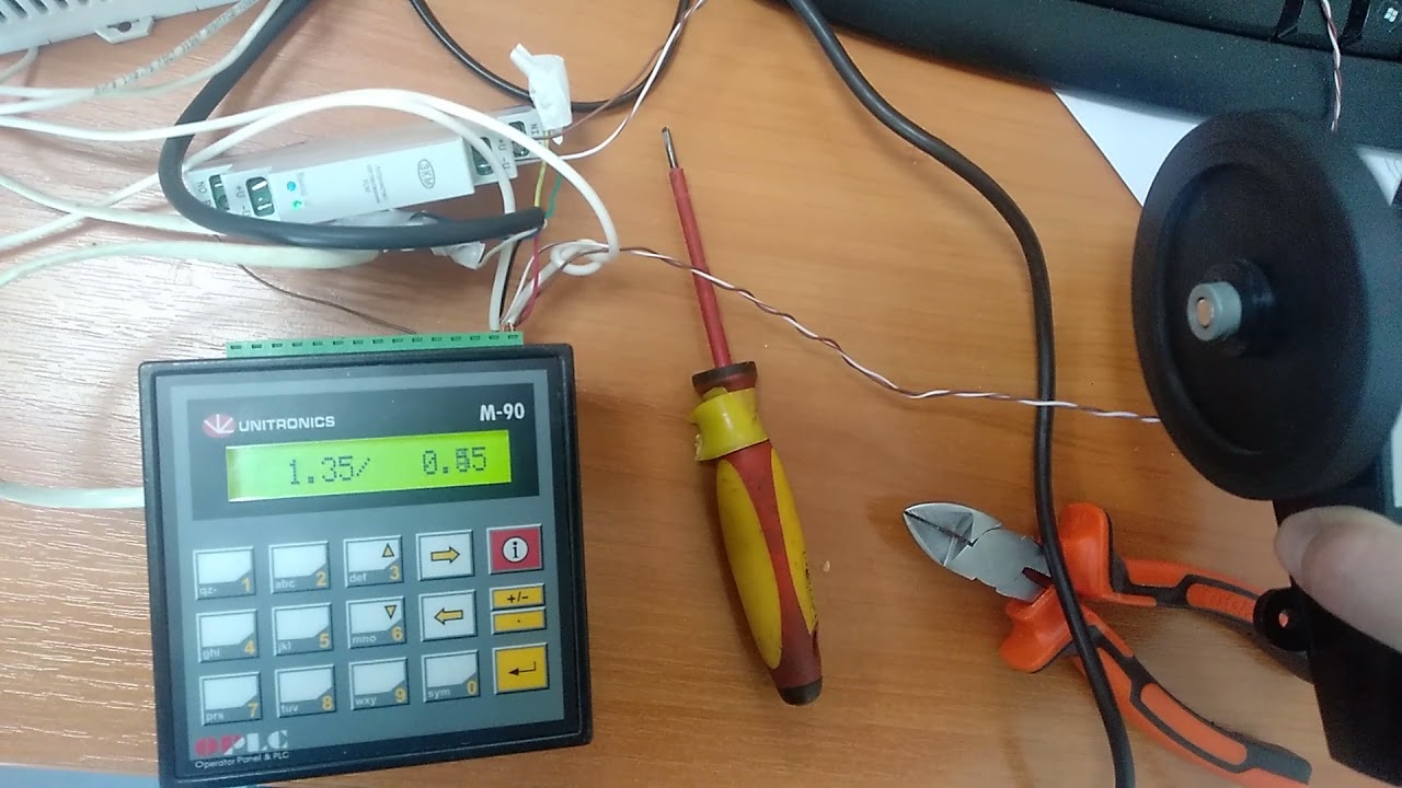 Unitronics M-90