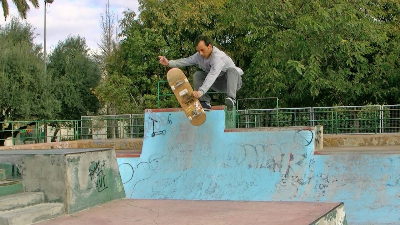 Tutorial de skate salto de rampa 360 Shove It Mute