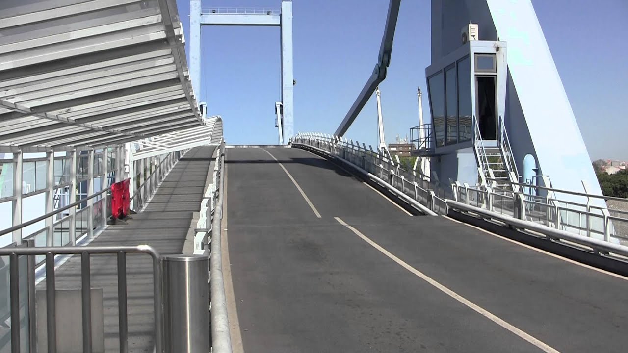 Ponte móvel de Leça