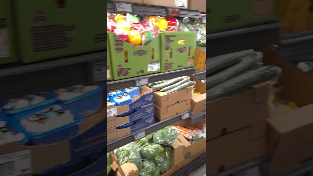 Grocery run.💋 needed a few things from the store. We love❤️ fresh vegetables.🫑🥬@gritzngravy5841🍄