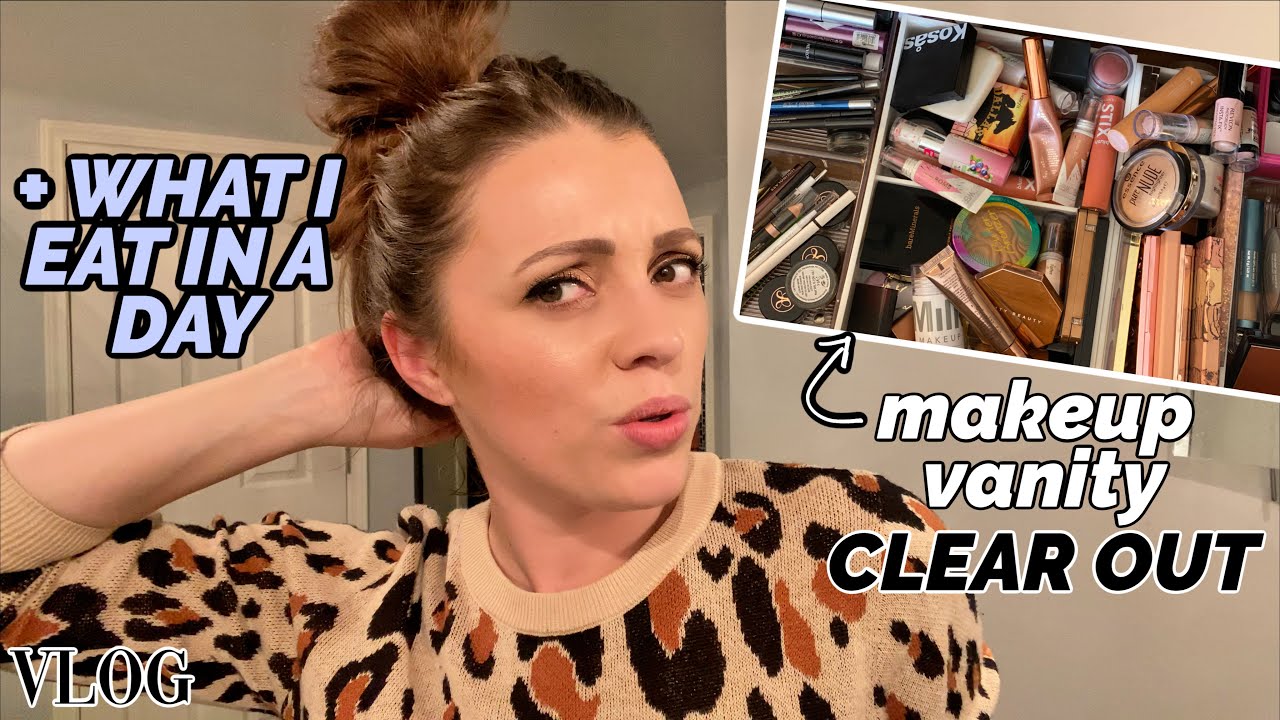 MAKEUP IN MY VANITY + WHAT I EAT IN A DAY // day-in-the-life vlog