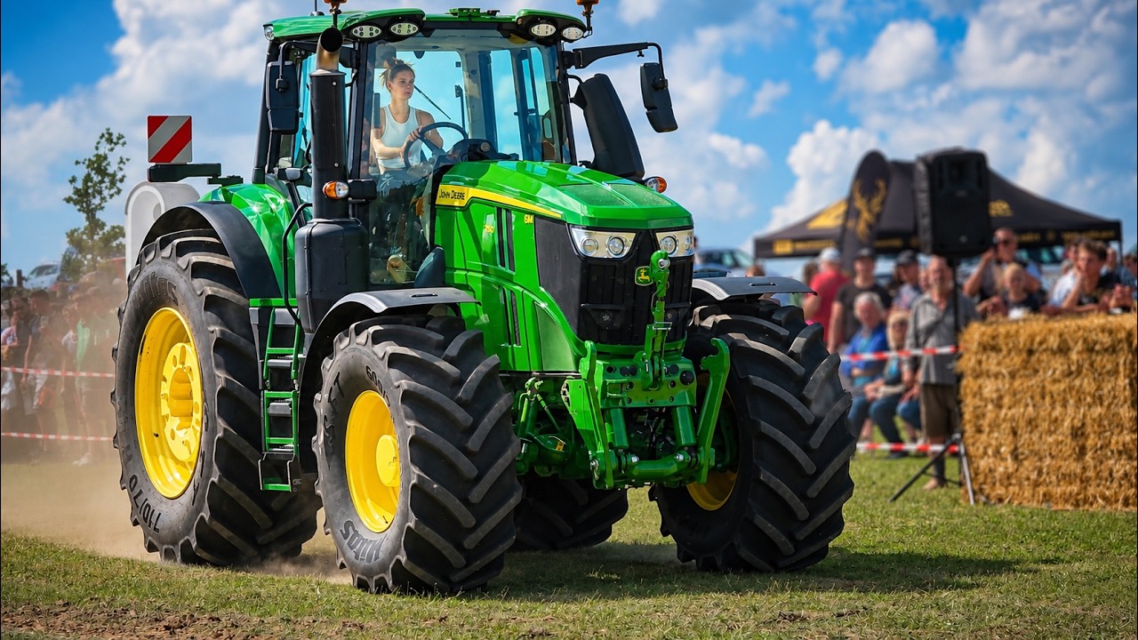 🚜 Big Tractor Show in Tvořihr&aacute;z - John Deere vs Kirovets