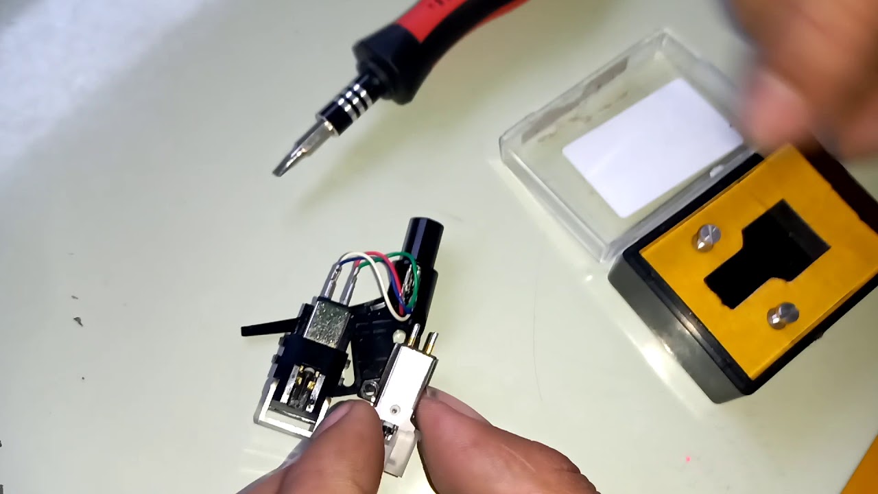 Tutorial de como cambiar un fonocaptor de una tornamesa con brazo recto
